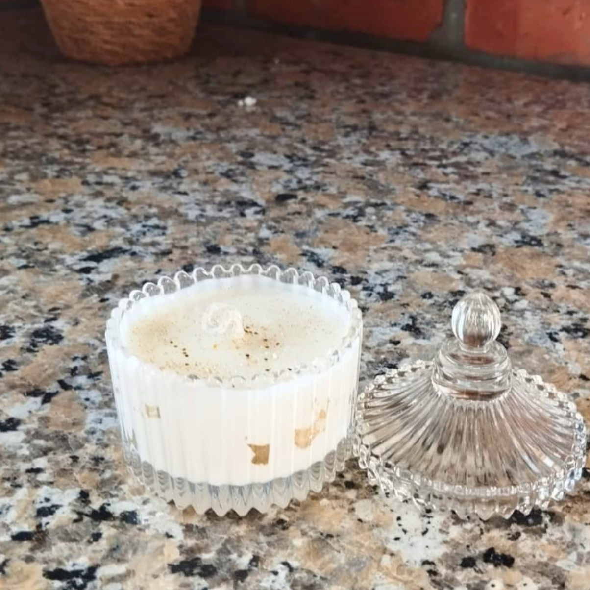 Vela Aromática Artesanal em Vidro Decorativo - PERLA ROSÉ - Lumina Aura